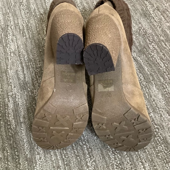 Muk Luks Chris Heeled Sweater Booties with Knitted/Rolled Cuff Tan Brown Size 10 - Picture 13 of 13